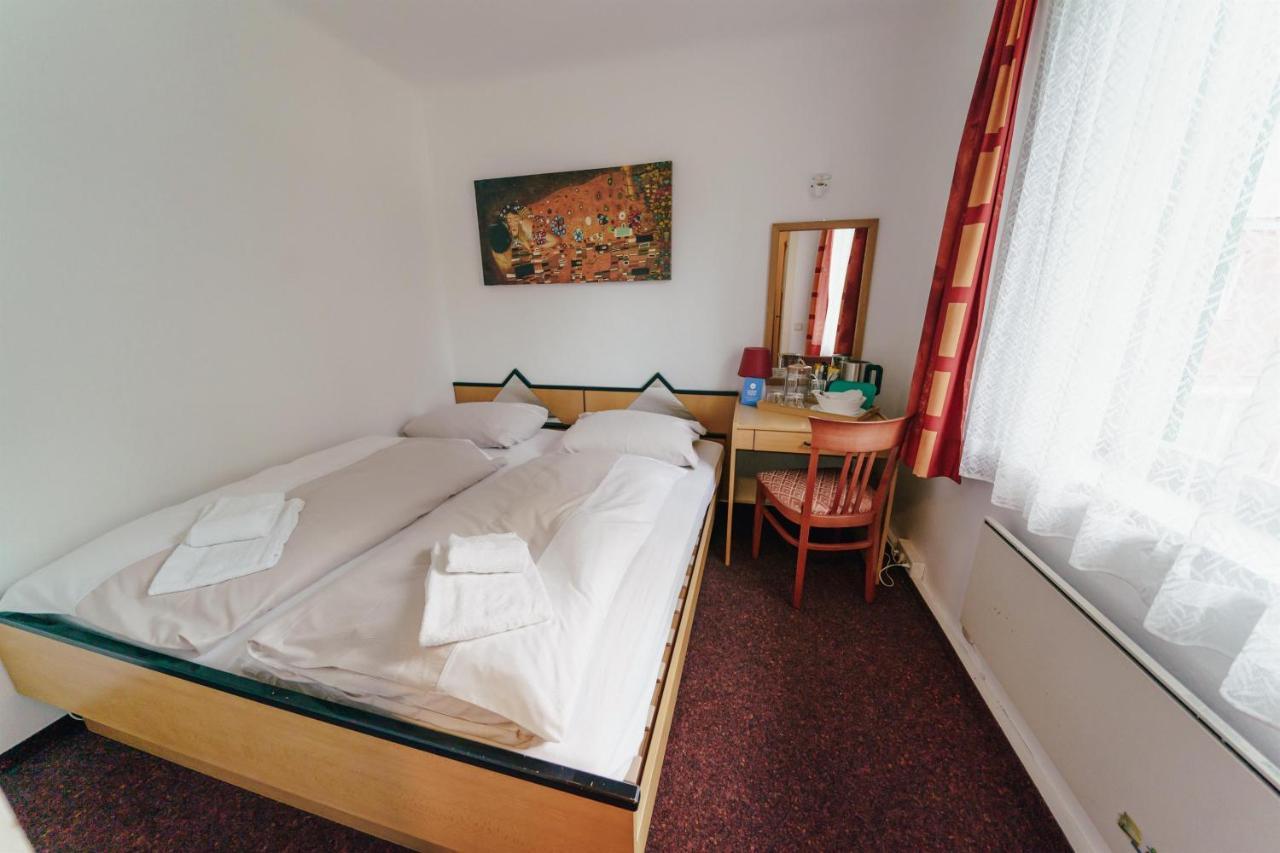Gaestehaus Frank Hotel Velden am Woerthersee Exterior photo