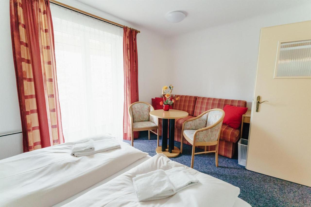 Gaestehaus Frank Hotel Velden am Woerthersee Exterior photo
