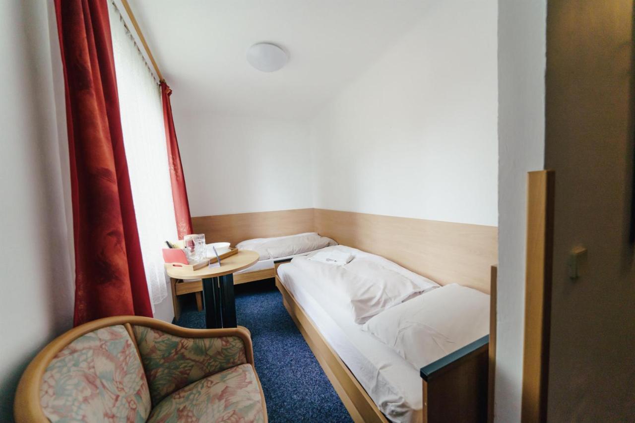Gaestehaus Frank Hotel Velden am Woerthersee Exterior photo