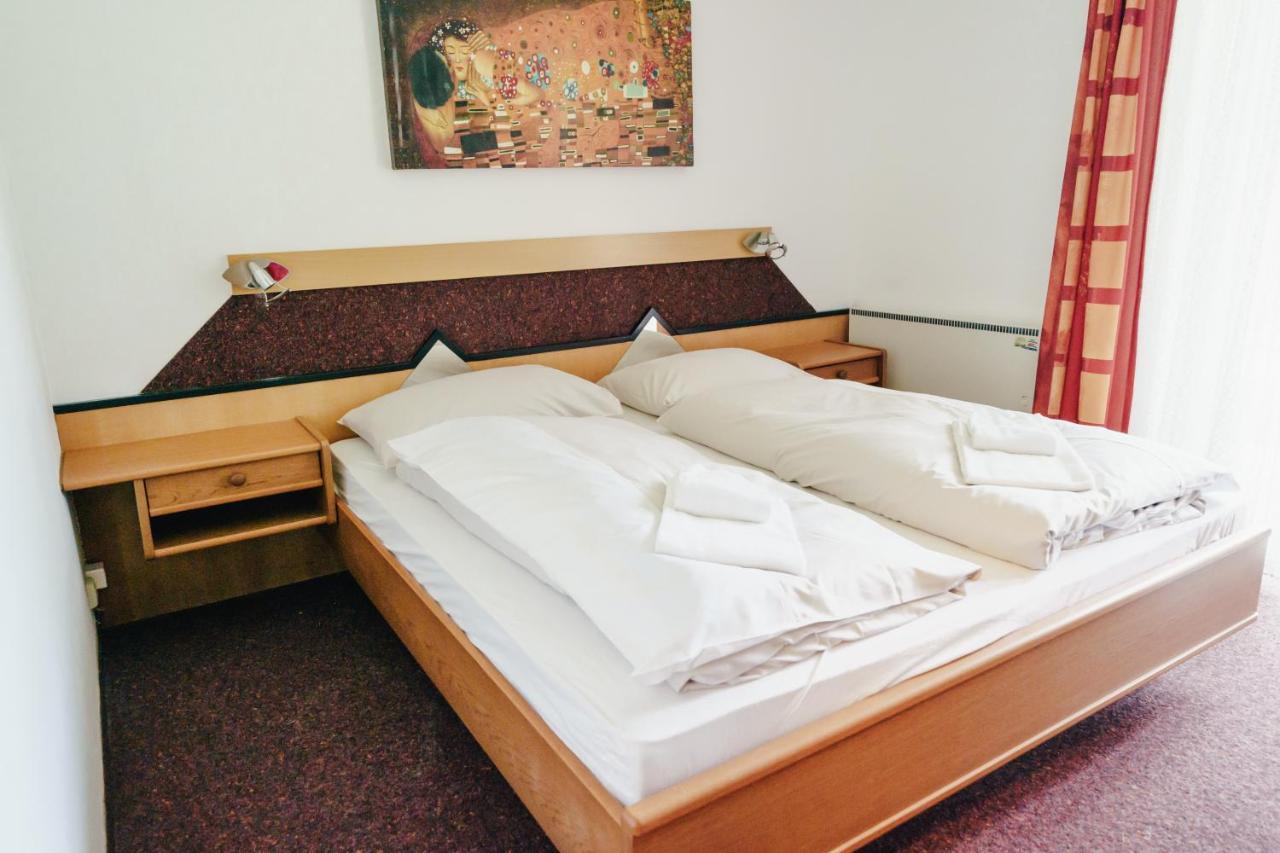 Gaestehaus Frank Hotel Velden am Woerthersee Exterior photo