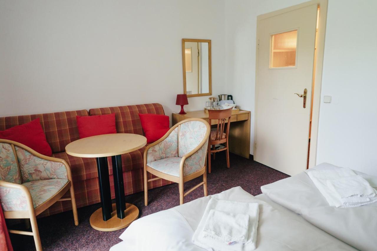 Gaestehaus Frank Hotel Velden am Woerthersee Exterior photo